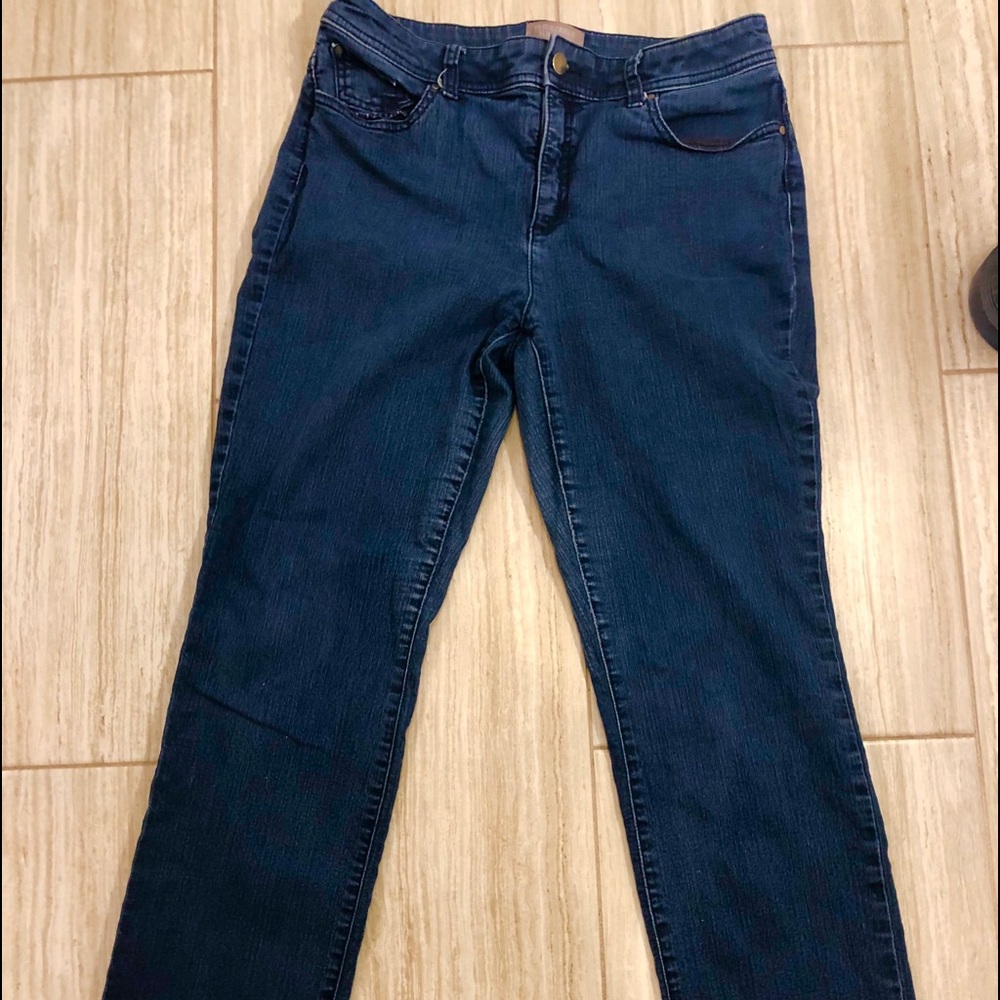 ❤️❤️Any four for $45❤️❤️ Chico’s ladies jeans.